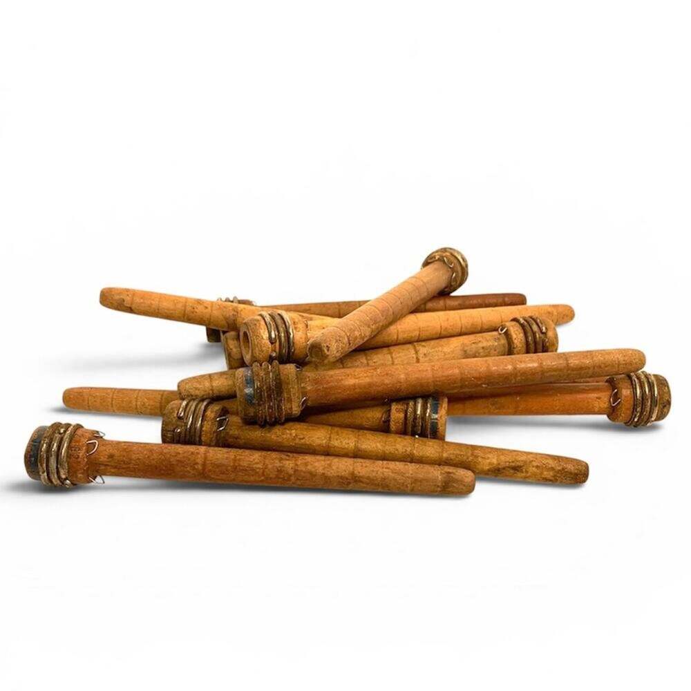 Vtg Wooden Bobbins Quills Factory Reclaimed Industrial Era Shabby Chic Decor-12